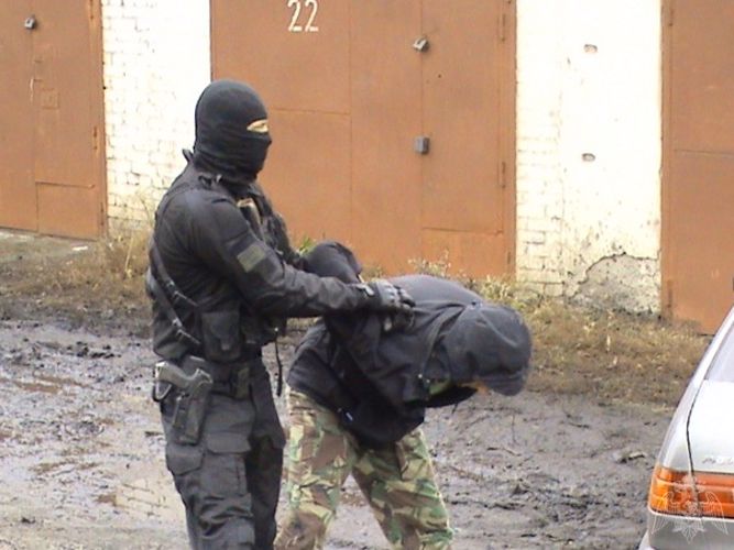 Росгвардейцы и полицейские ликвидировали лабораторию по производству синтетических наркотиков в Бийске 
