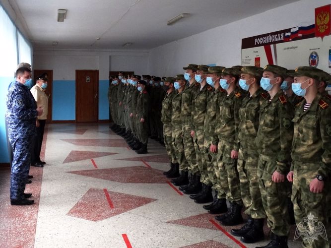 Начальник Управления Росгвардии по Алтайскому краю встретился с кадетами ведомственных профильных классов 