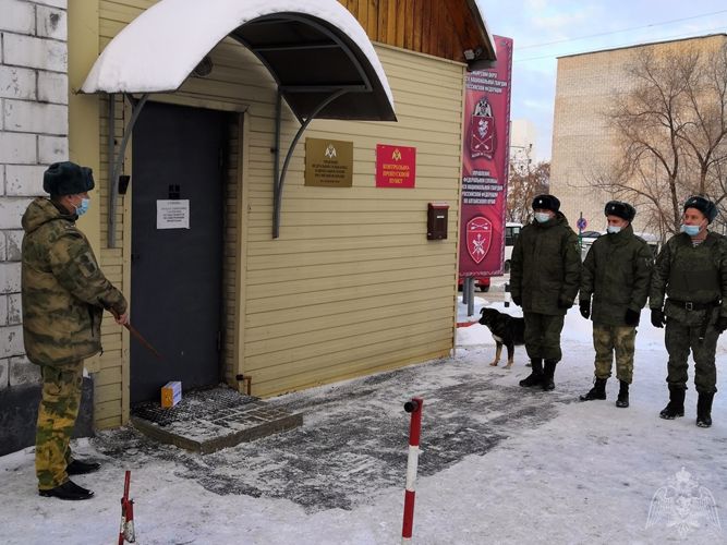 В подразделениях и воинских частях Росгвардии прошли занятия с личным составом дежурных служб