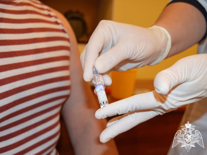 Росгвардейцы Алтайского края прошли вакцинацию от COVID-19