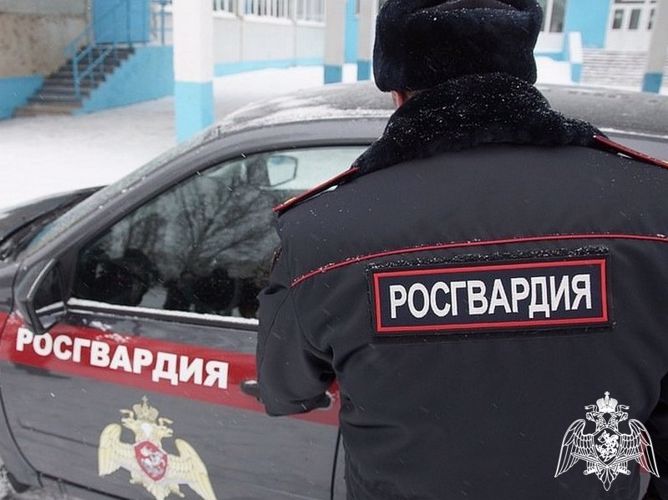 Росгвардейцы задержали мужчину, подозреваемого в совершении грабежа