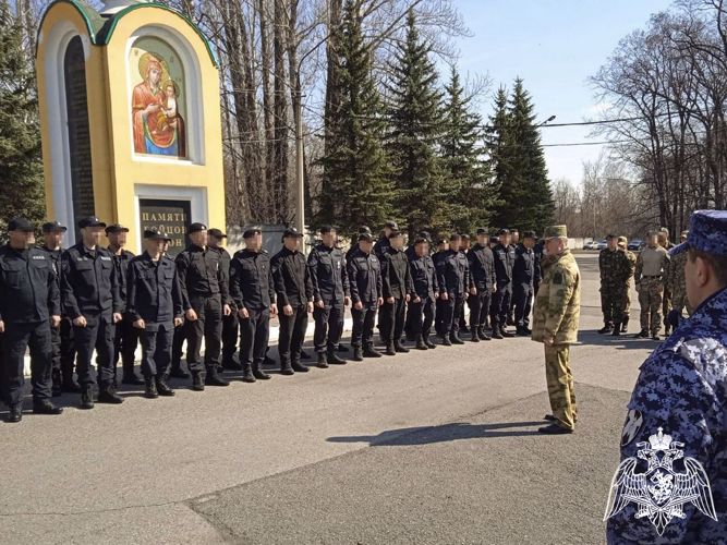 Вернувшихся из служебной командировки бойцов Росгвардии встретили в Сибири