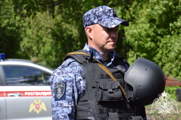 Сотрудники Росгвардии в Барнауле задержали предполагаемых участников ночной потасовки