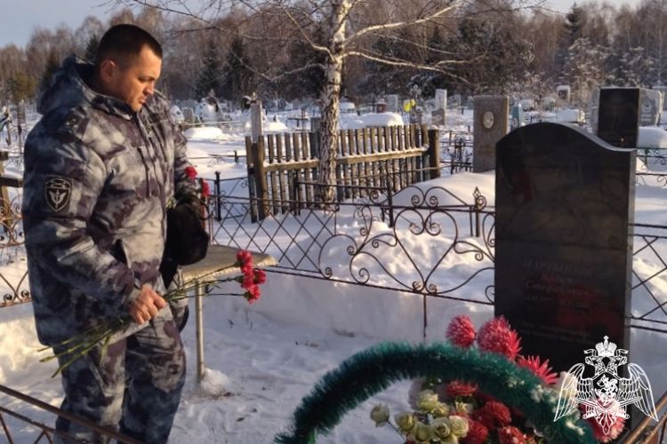 Росгвардейцы почтили память погибшего товарища