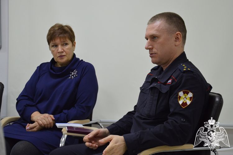 Сотрудники Росгвардии провели семинар для алтайских педагогов