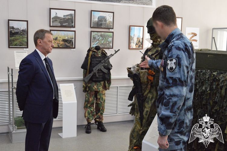В Барнауле открылась тематическая выставка Росгвардии