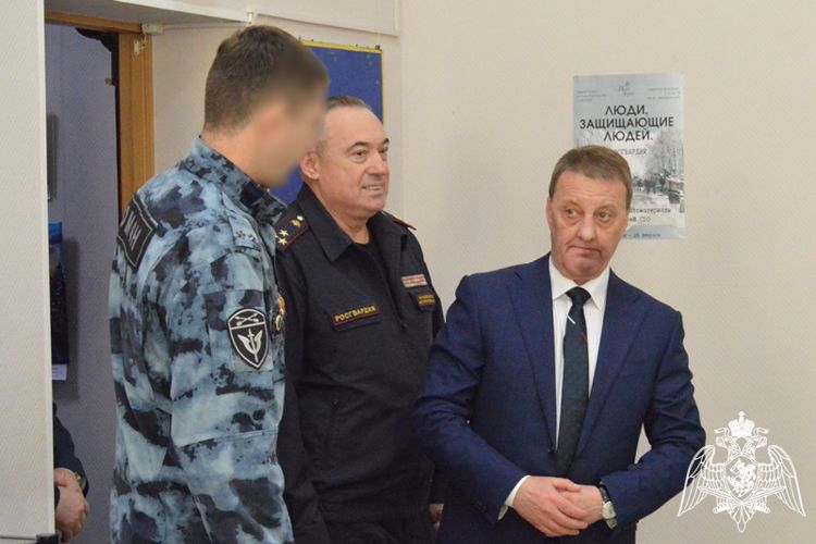 В Барнауле открылась тематическая выставка Росгвардии