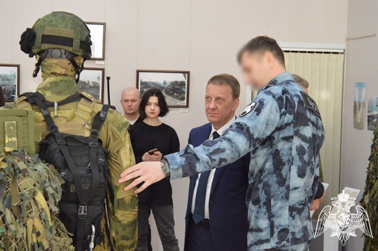 В Барнауле открылась тематическая выставка Росгвардии