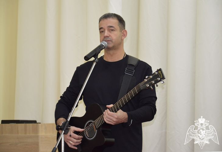 Известный актер и общественник побывал в гостях у росгвардейцев 