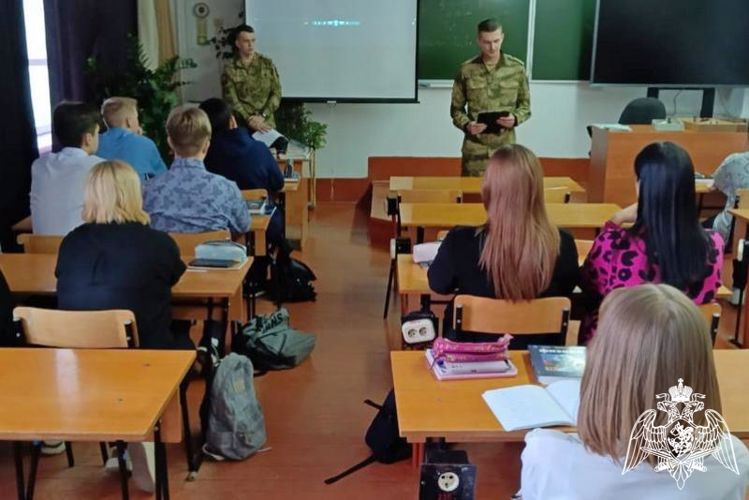 В подразделения Росгвардии на войсковую стажировку прибыли курсанты НВИ