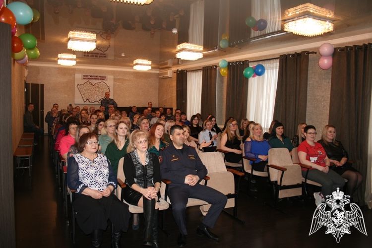 В подразделениях Росгвардии прошли мероприятия, посвященные 8 марта 
