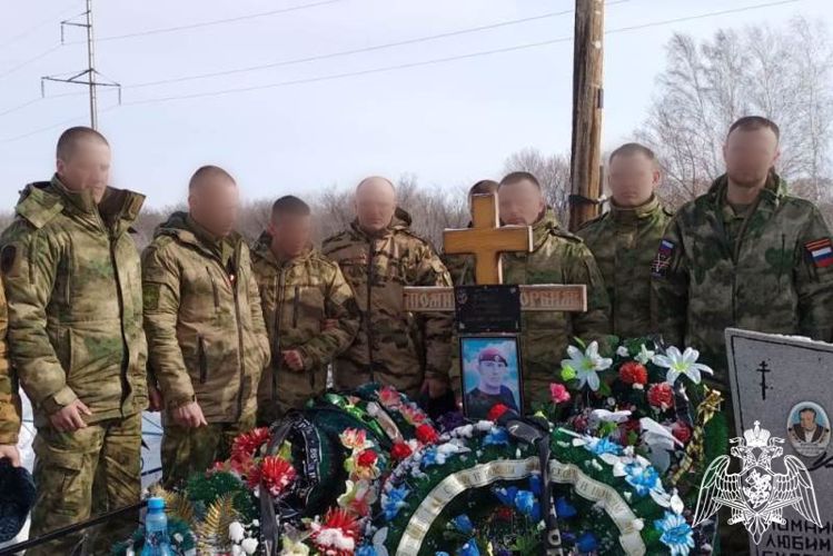 Росгвардейцы почтили память боевых товарищей