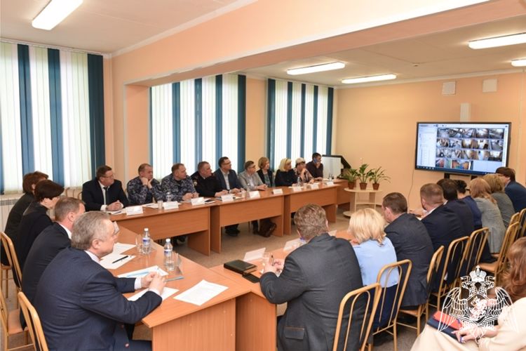 Росгвардия приняла участие в Совете директоров школ