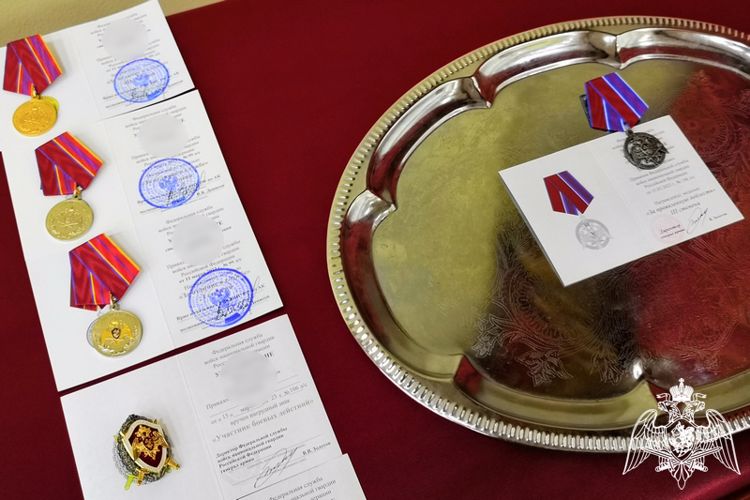 Участникам СВО вручили награды Росгвардии