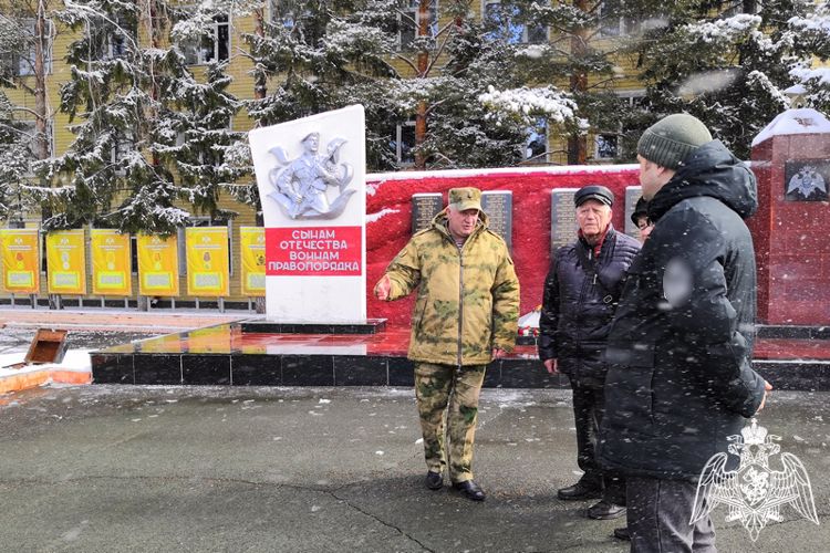 Росгвардейцы почтили память кавалера ордена Мужества ефрейтора А. В. Поданева 