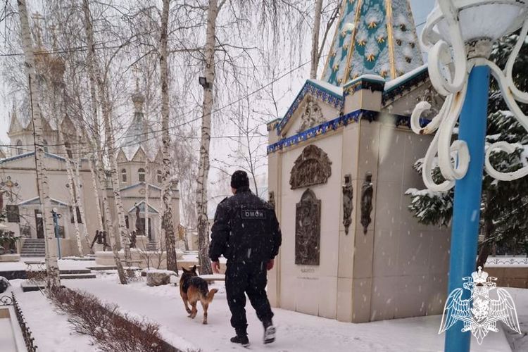 Росгвардейцы обеспечили безопасность прихожан в Пасхальную ночь