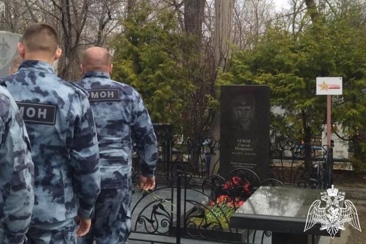 В Управлении Росгвардии по Алтайскому краю почтили память погибшего сотрудника ОМОН