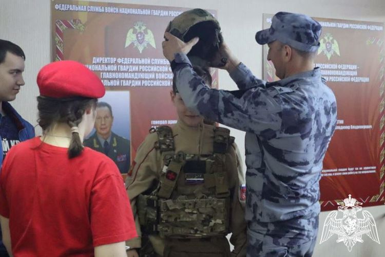 Юнармейцы побывали в гостях у спецназа Росгвардии