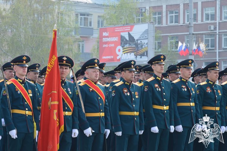 Росгвардейцы участвуют в торжествах в честь дня победы