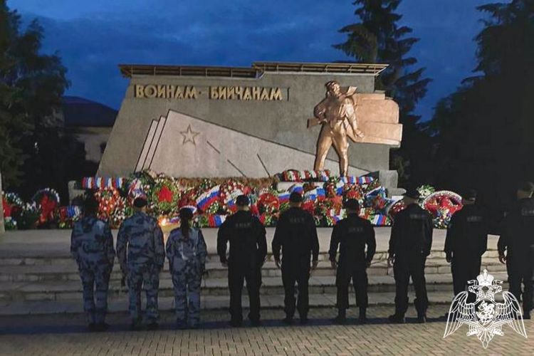 В Алтайском крае с участием росгвардейцев прошли торжественные мероприятия, посвященные Дню памяти и скорби