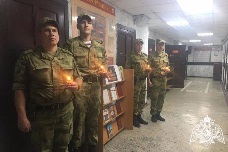 В Алтайском крае с участием росгвардейцев прошли торжественные мероприятия, посвященные Дню памяти и скорби