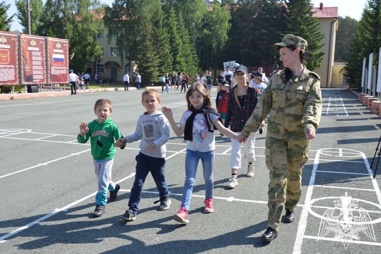 Более 150 детей посетили день открытых дверей в Росгвардии