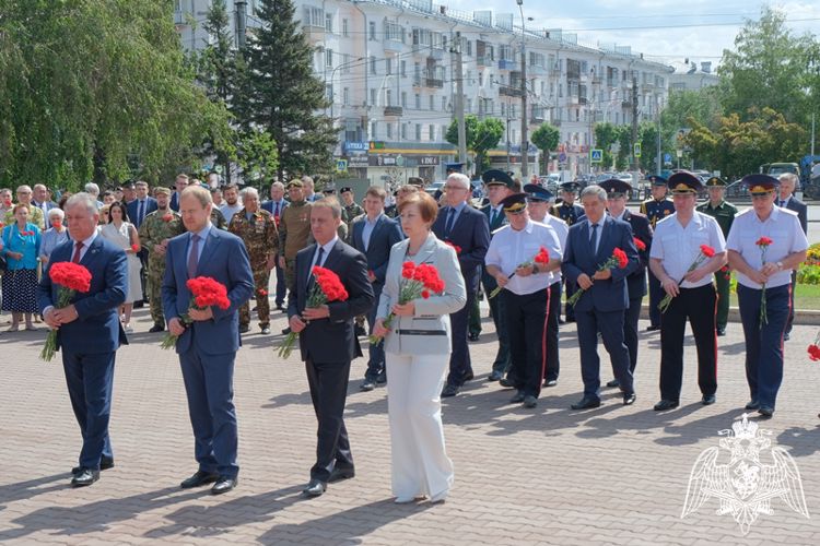 В Алтайском крае с участием росгвардейцев прошли торжественные мероприятия, посвященные Дню памяти и скорби