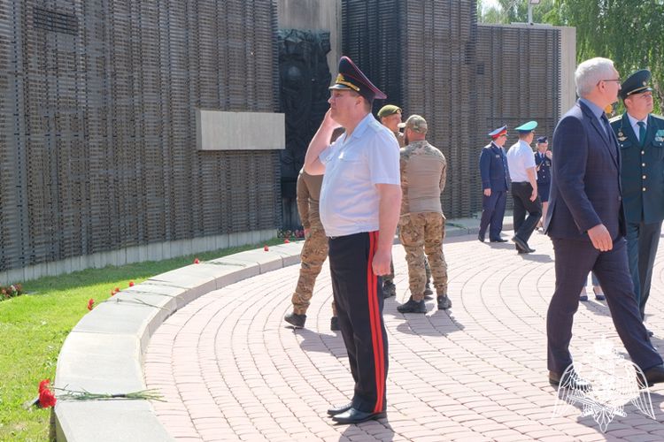 В Алтайском крае с участием росгвардейцев прошли торжественные мероприятия, посвященные Дню памяти и скорби