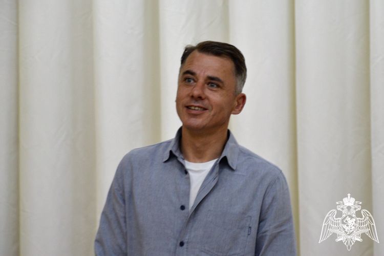В гостях у росгвардейцев побывал известный киноактер