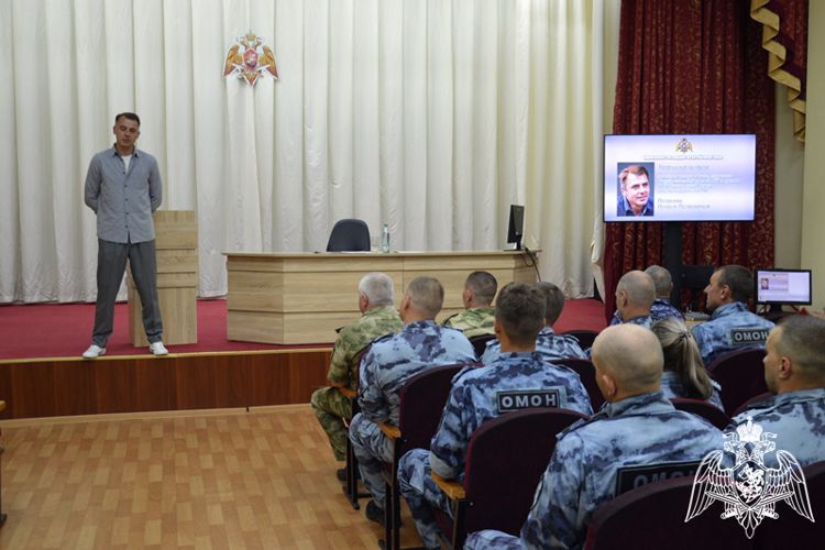 В гостях у росгвардейцев побывал известный киноактер