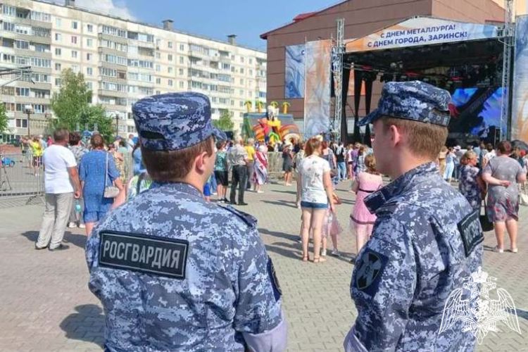 Росгвардейцы обеспечили безопасность общегородских торжеств в Заринске