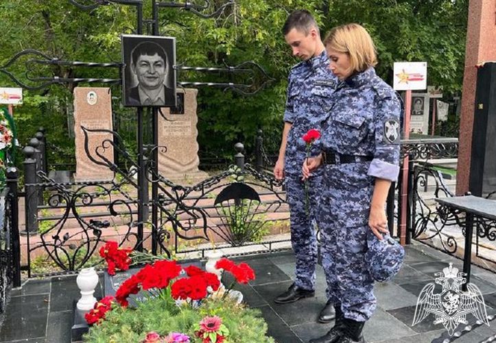 Росгвардейцы почтили память сослуживца, погибшего при исполнении служебного долга