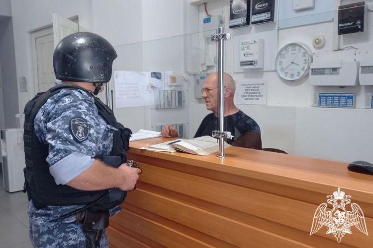 Готовность систем безопасности образовательных учреждений проверила Росгвардия к началу учебного года