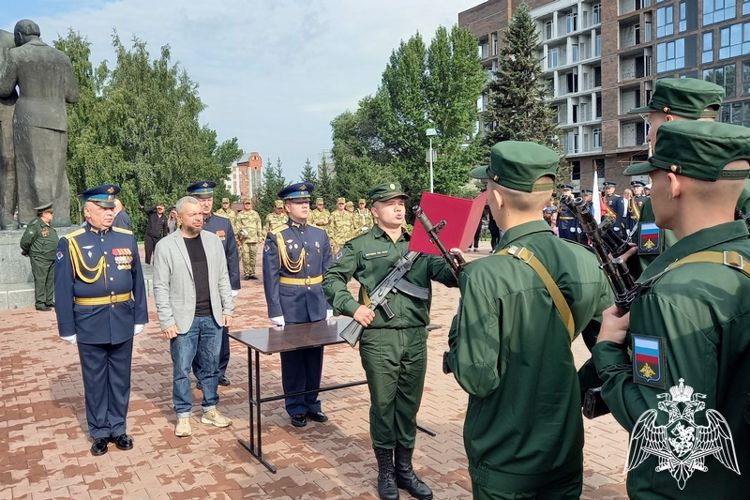 С принятием присяги поздравили росгвардейцы молодое пополнение военно-космических сил