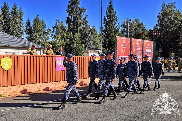 В честь Дня Государственного флага росгвардейцы провели тематические мероприятия 