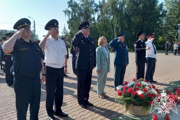 Росгвардейцы почтили память героев Курской битвы 