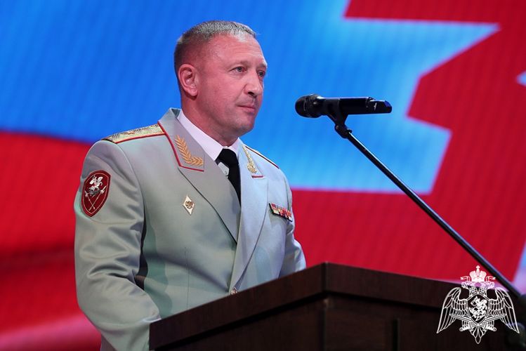 Бойцы ОМОН «Алтай» принимают поздравления