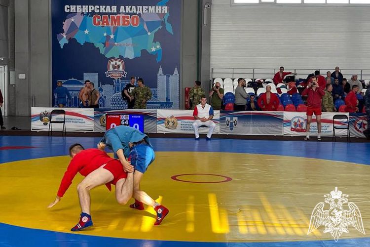 Алтайские спортсмены-росгвардейцы успешно выступили на чемпионате Сибирского округа ВНГ РФ по самбо и боевому самбо