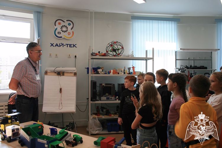 Росгвардейцы организовали увлекательную экскурсию для детей