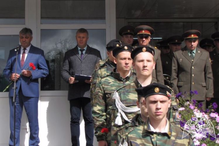 Росгвардейцы почтили память погибшего военнослужащего