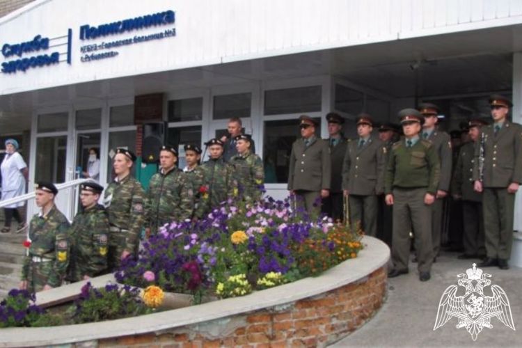 Росгвардейцы почтили память погибшего военнослужащего