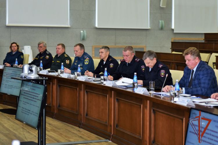 Росгвардия приняла участие в обсуждении вопросов общественной безопасности