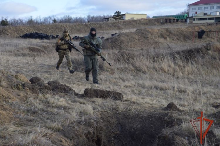 В Алтайском крае завершились учебные сборы снайперов Росгвардии