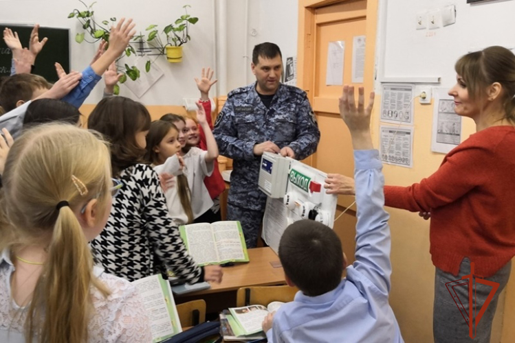 Росгвардия участвует в пропаганде правил пожарной безопасности