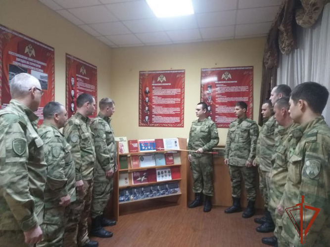 Росгвардейцы почтили память героев Отечества