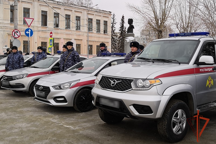 Росгвардия приняла участие в общегарнизонном смотре патрульных нарядов