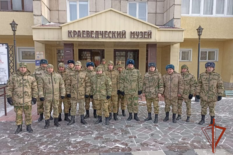 Бойцы Росгвардии пополнили фонды музея военными экспонатами