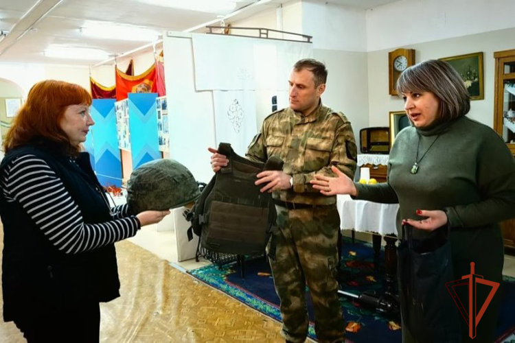 Бойцы Росгвардии пополнили фонды музея военными экспонатами