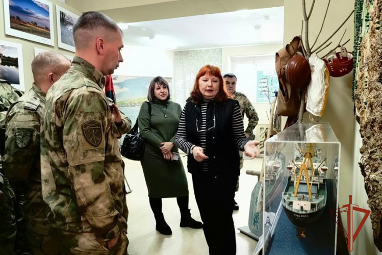 Бойцы Росгвардии пополнили фонды музея военными экспонатами