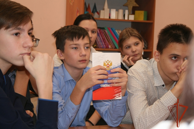 Росгвардейцы организовали тематическую викторину для школьников